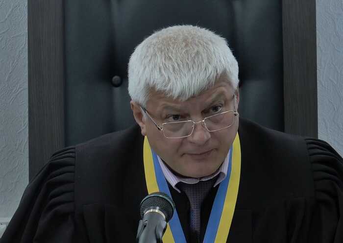 Cуддя, який домовився про закриття справи проти власного сина, отримав дисциплінарне стягнення