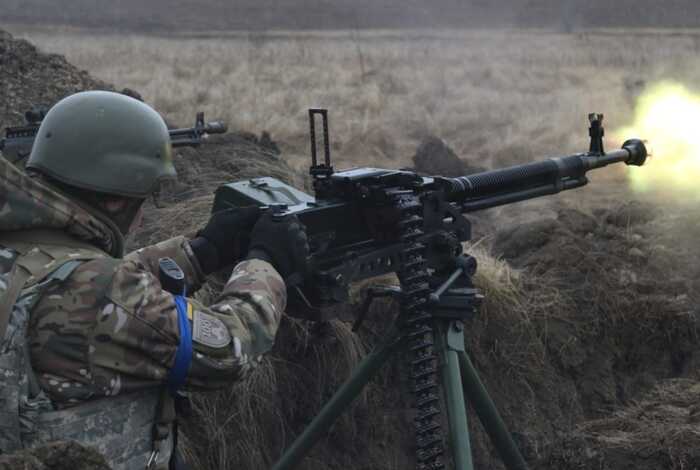 Кулеметник знищує штурмову групу із п’яти росіян у Вовчанську